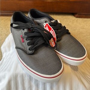 Vans Atwood Ultra Cush, Low Top Sneakers. Men' Size 9.